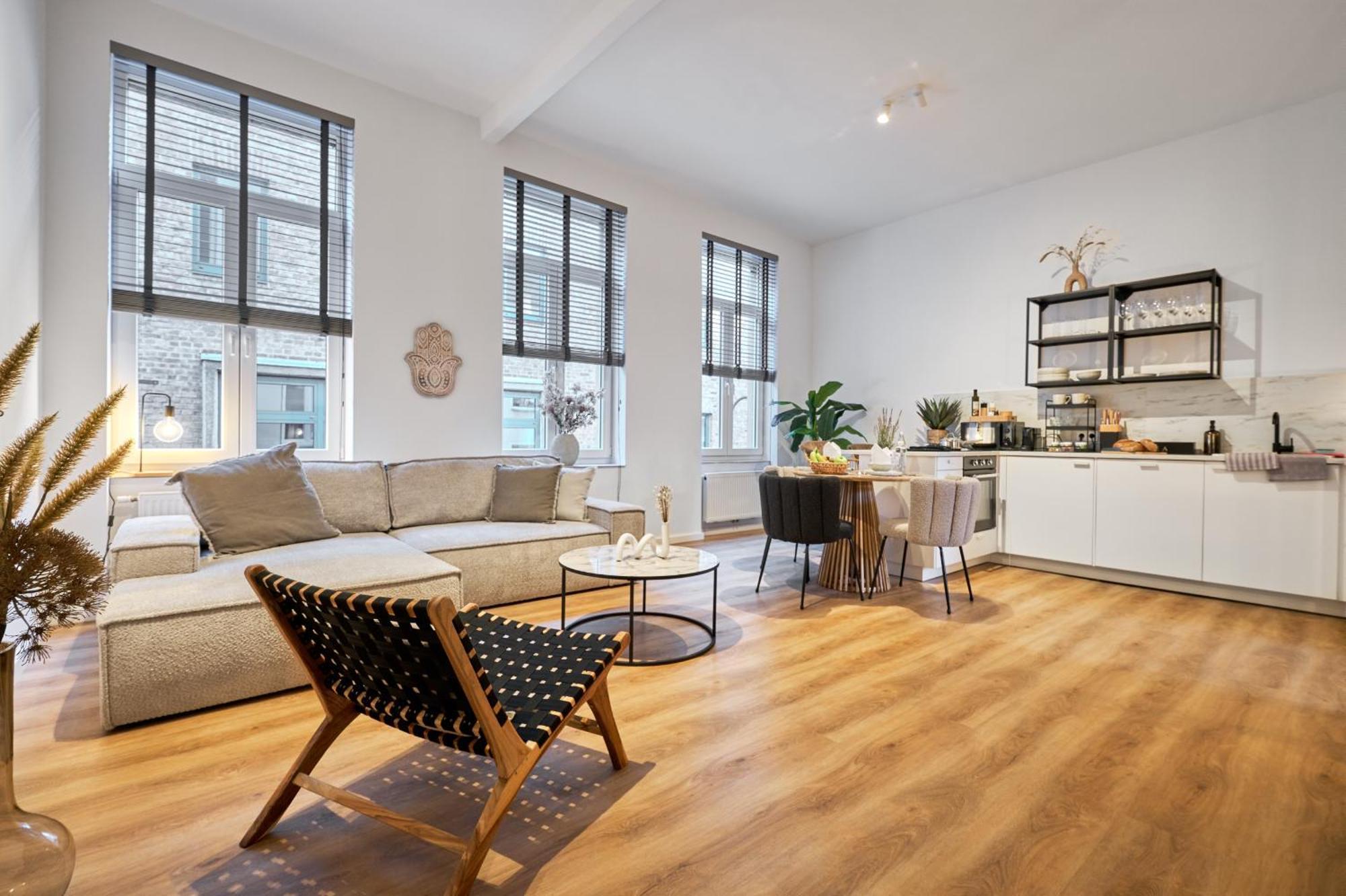 Park Avenue Apartments - Dom Mit Stil - Kueche - Parkplatz - Wlan - 65 Zoll Tv - Netflix Köln Kültér fotó